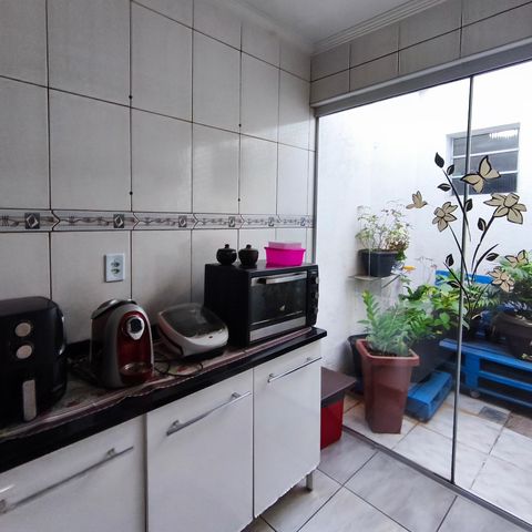 Casa à venda com 150m², 4 quartos e 3 vagas Casa à venda com 150m², 4 quartos e 3 vagasCozinha