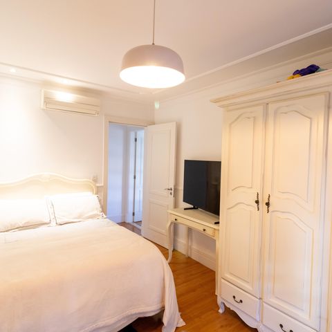 Casa de condomínio à venda com 632m², 4 quartos e 6 vagas Casa de condomínio à venda com 632m², 4 quartos e 6 vagasSuíte 2