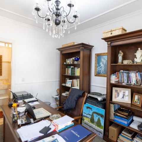 Casa de condomínio à venda com 632m², 4 quartos e 6 vagas Casa de condomínio à venda com 632m², 4 quartos e 6 vagasEscritório