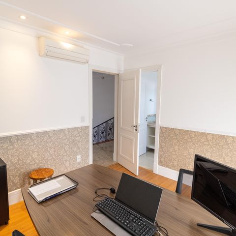 Casa de condomínio à venda com 632m², 4 quartos e 6 vagas Casa de condomínio à venda com 632m², 4 quartos e 6 vagasSuíte 4