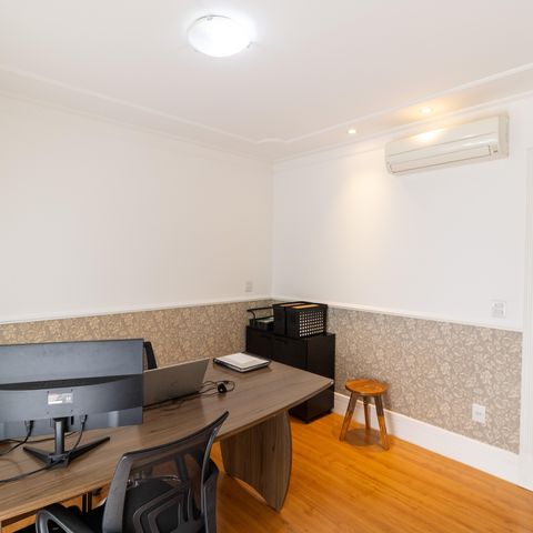 Casa de condomínio à venda com 632m², 4 quartos e 6 vagas Casa de condomínio à venda com 632m², 4 quartos e 6 vagasSuíte 4
