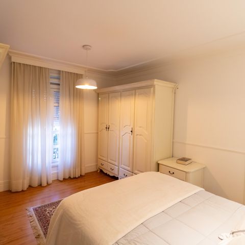 Casa de condomínio à venda com 632m², 4 quartos e 6 vagas Casa de condomínio à venda com 632m², 4 quartos e 6 vagasSuíte 2