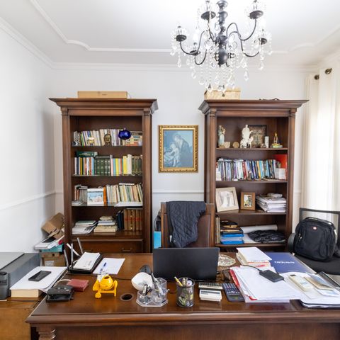 Casa de condomínio à venda com 632m², 4 quartos e 6 vagas Casa de condomínio à venda com 632m², 4 quartos e 6 vagasEscritório