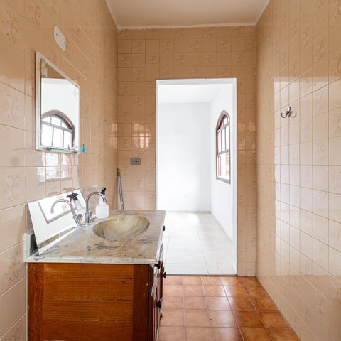 Casa à venda com 260m², 3 quartos e 1 vaga Casa à venda com 260m², 3 quartos e 1 vagaBanheiro Suíte