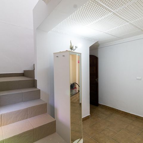Casa à venda com 260m², 3 quartos e 1 vaga Casa à venda com 260m², 3 quartos e 1 vagaCorredor