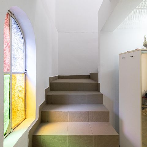 Casa à venda com 260m², 3 quartos e 1 vaga Casa à venda com 260m², 3 quartos e 1 vagaEscada