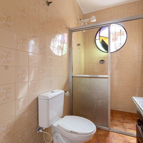 Casa à venda com 260m², 3 quartos e 1 vaga Casa à venda com 260m², 3 quartos e 1 vagaBanheiro Suíte
