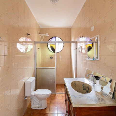 Casa à venda com 260m², 3 quartos e 1 vaga Casa à venda com 260m², 3 quartos e 1 vagaBanheiro Suíte