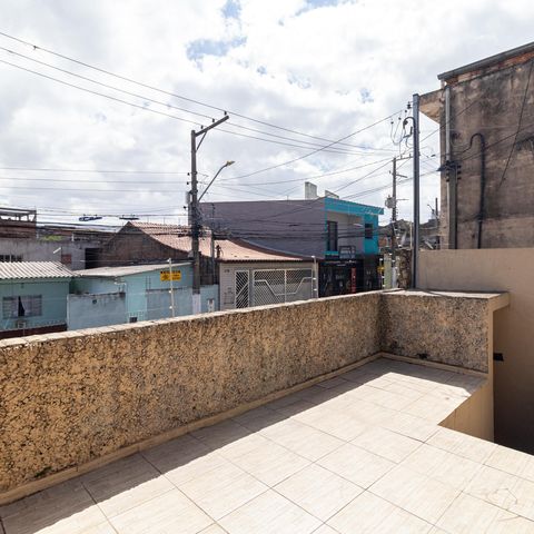 Casa à venda com 260m², 3 quartos e 1 vaga Casa à venda com 260m², 3 quartos e 1 vagaVaranda