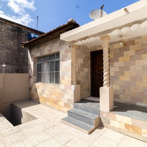 Casa à venda com 260m², 3 quartos e 1 vaga Casa à venda com 260m², 3 quartos e 1 vagaVaranda