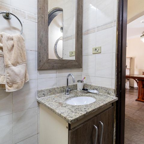 Casa à venda com 260m², 3 quartos e 1 vaga Casa à venda com 260m², 3 quartos e 1 vagaBanheiro