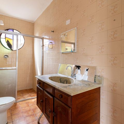 Casa à venda com 260m², 3 quartos e 1 vaga Casa à venda com 260m², 3 quartos e 1 vagaBanheiro Suíte