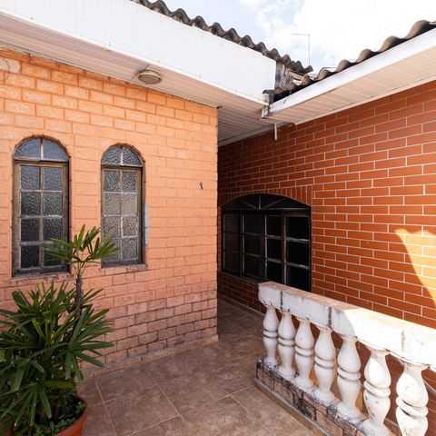 Casa à venda com 260m², 3 quartos e 1 vaga Casa à venda com 260m², 3 quartos e 1 vagaVaranda