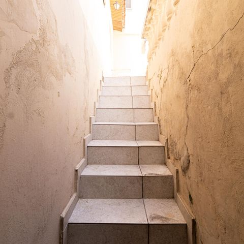 Casa à venda com 260m², 3 quartos e 1 vaga Casa à venda com 260m², 3 quartos e 1 vagaEscada