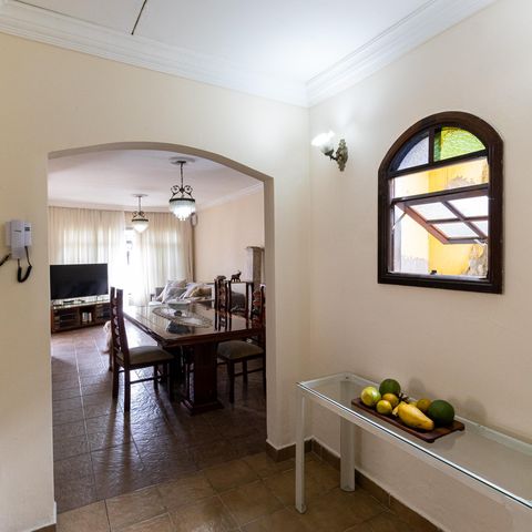 Casa à venda com 260m², 3 quartos e 1 vaga Casa à venda com 260m², 3 quartos e 1 vagaCorredor