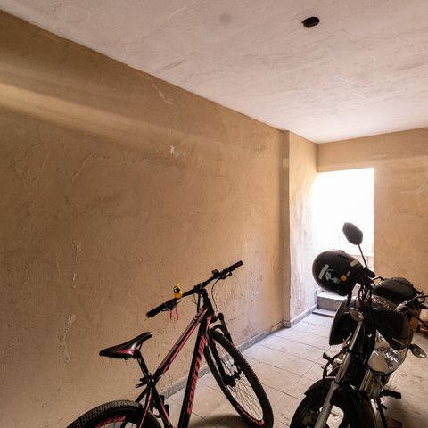 Casa à venda com 260m², 3 quartos e 1 vaga Casa à venda com 260m², 3 quartos e 1 vagaGaragem