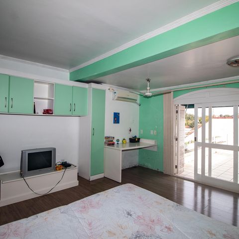 Casa à venda com 260m², 3 quartos e 3 vagas Casa à venda com 260m², 3 quartos e 3 vagasQuarto