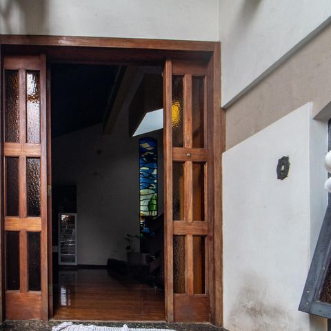 Casa à venda com 260m², 3 quartos e 3 vagas Casa à venda com 260m², 3 quartos e 3 vagasFachada