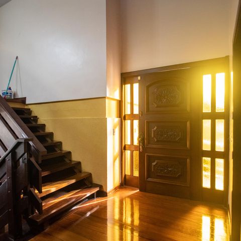 Casa à venda com 260m², 3 quartos e 3 vagas Casa à venda com 260m², 3 quartos e 3 vagasSala