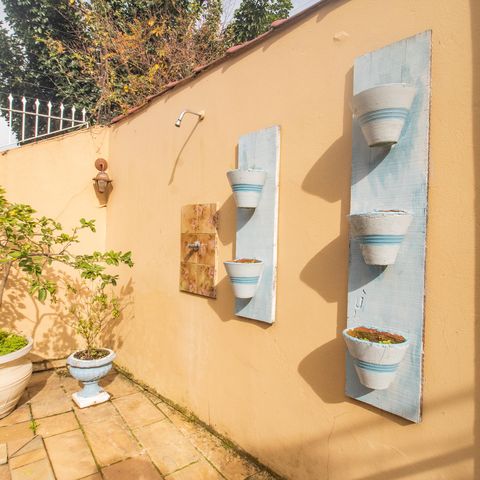 Casa à venda com 260m², 3 quartos e 3 vagas Casa à venda com 260m², 3 quartos e 3 vagasÁrea comum - Piscina