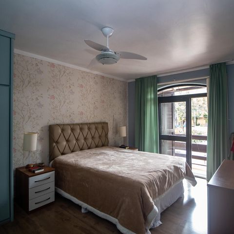 Casa à venda com 260m², 3 quartos e 3 vagas Casa à venda com 260m², 3 quartos e 3 vagasSuíte