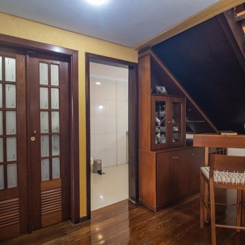 Casa à venda com 260m², 3 quartos e 3 vagas Casa à venda com 260m², 3 quartos e 3 vagasSala 2