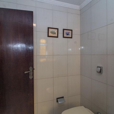 Casa à venda com 260m², 3 quartos e 3 vagas Casa à venda com 260m², 3 quartos e 3 vagasBanheiro