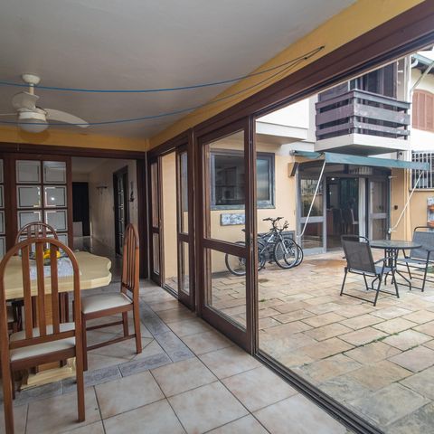 Casa à venda com 260m², 3 quartos e 3 vagas Casa à venda com 260m², 3 quartos e 3 vagasÁrea comum - Churrasqueira