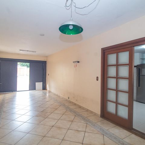 Casa à venda com 260m², 3 quartos e 3 vagas Casa à venda com 260m², 3 quartos e 3 vagasGaragem