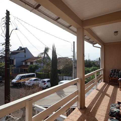 Casa à venda com 195m², 2 quartos e 3 vagasSacada