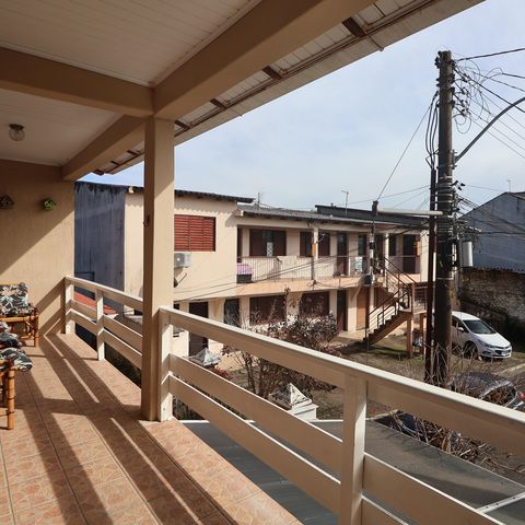 Casa à venda com 195m², 2 quartos e 3 vagasSacada