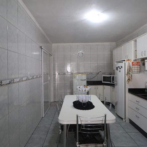Casa à venda com 195m², 2 quartos e 3 vagasCozinha