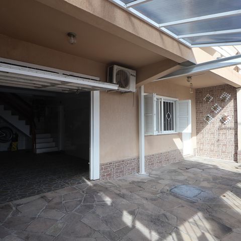 Casa à venda com 195m², 2 quartos e 3 vagasGaragem