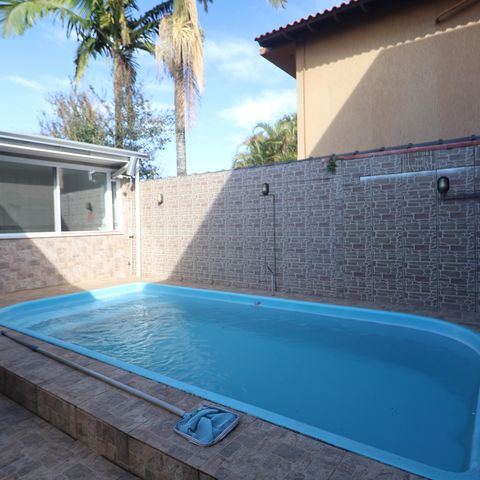 Casa à venda com 195m², 2 quartos e 3 vagasÁrea comum - Piscina