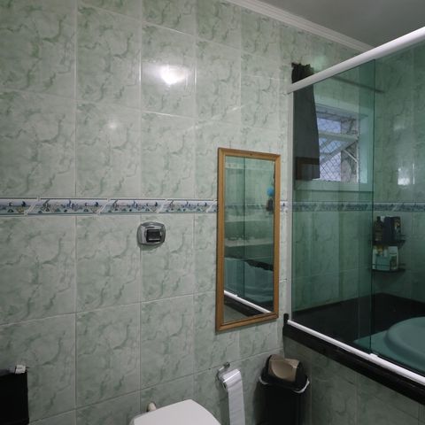 Casa à venda com 195m², 2 quartos e 3 vagasBanheiro