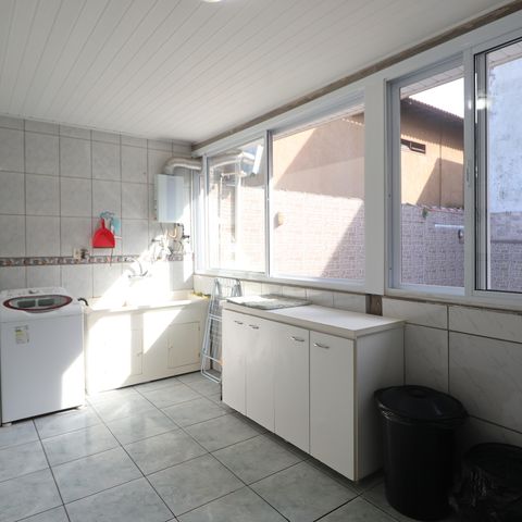 Casa à venda com 195m², 2 quartos e 3 vagasLavanderia