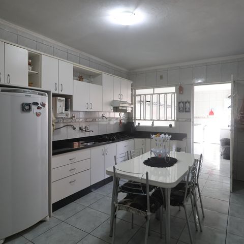 Casa à venda com 195m², 2 quartos e 3 vagasCozinha