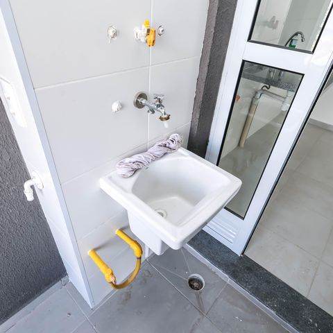 Apartamento à venda com 42m², 2 quartos e 1 vaga Apartamento à venda com 42m², 2 quartos e 1 vagaVaranda