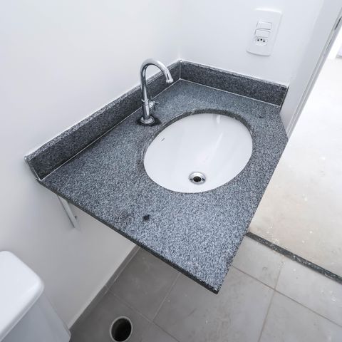 Apartamento à venda com 42m², 2 quartos e 1 vaga Apartamento à venda com 42m², 2 quartos e 1 vagaBanheiro