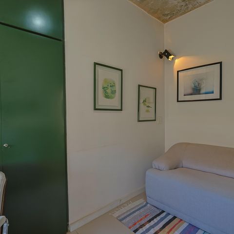 Casa à venda com 302m², 5 quartos e 3 vagas Casa à venda com 302m², 5 quartos e 3 vagasEscritório
