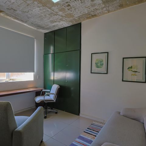 Casa à venda com 302m², 5 quartos e 3 vagas Casa à venda com 302m², 5 quartos e 3 vagasEscritório