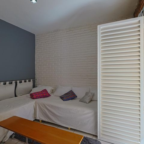 Casa à venda com 302m², 5 quartos e 3 vagas Casa à venda com 302m², 5 quartos e 3 vagasQuarto 1