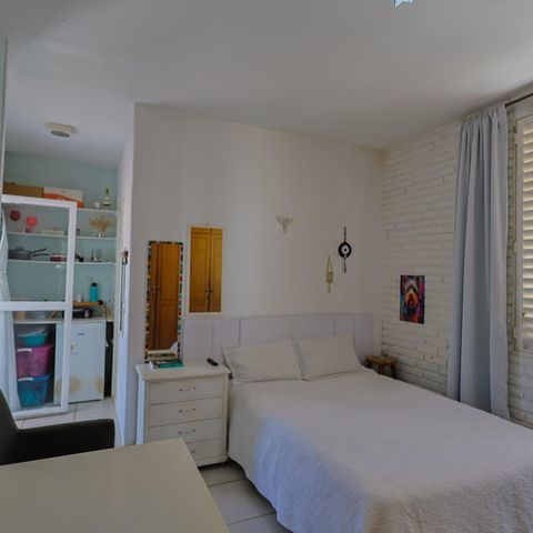 Casa à venda com 302m², 5 quartos e 3 vagas Casa à venda com 302m², 5 quartos e 3 vagasQuarto 4 - Suíte