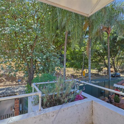 Casa à venda com 302m², 5 quartos e 3 vagas Casa à venda com 302m², 5 quartos e 3 vagasSuíte 1 - Varanda