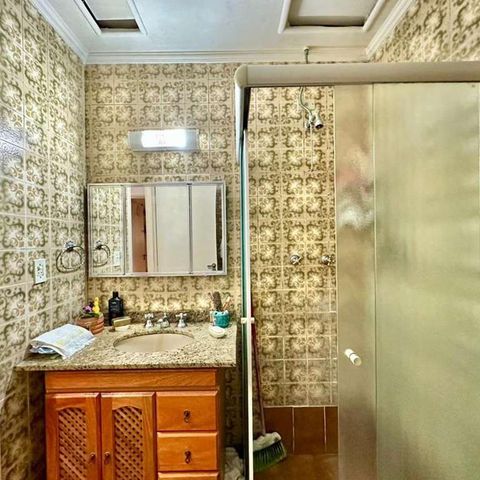 Apartamento à venda com 83m², 2 quartos e 1 vaga Apartamento à venda com 83m², 2 quartos e 1 vagaBanheiro