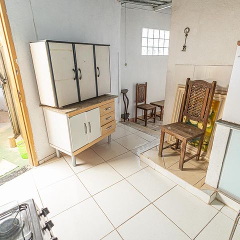 Casa à venda com 250m², 4 quartos e 2 vagas Casa à venda com 250m², 4 quartos e 2 vagasCozinha