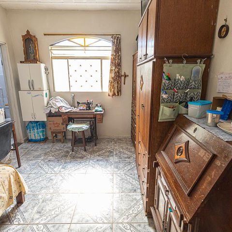 Casa à venda com 250m², 4 quartos e 2 vagas Casa à venda com 250m², 4 quartos e 2 vagasSuíte
