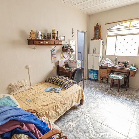 Casa à venda com 250m², 4 quartos e 2 vagas Casa à venda com 250m², 4 quartos e 2 vagasSuíte