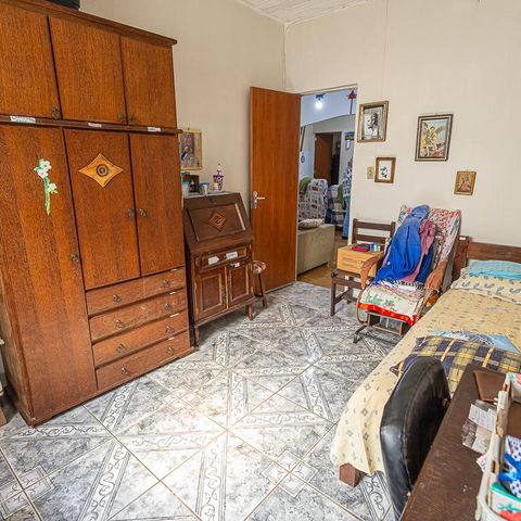Casa à venda com 250m², 4 quartos e 2 vagas Casa à venda com 250m², 4 quartos e 2 vagasSuíte