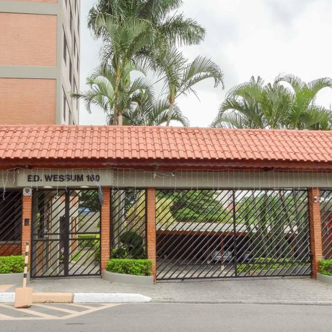 Apartamento à venda com 59m², 2 quartos e 2 vagas Apartamento à venda com 59m², 2 quartos e 2 vagasFachada e portaria